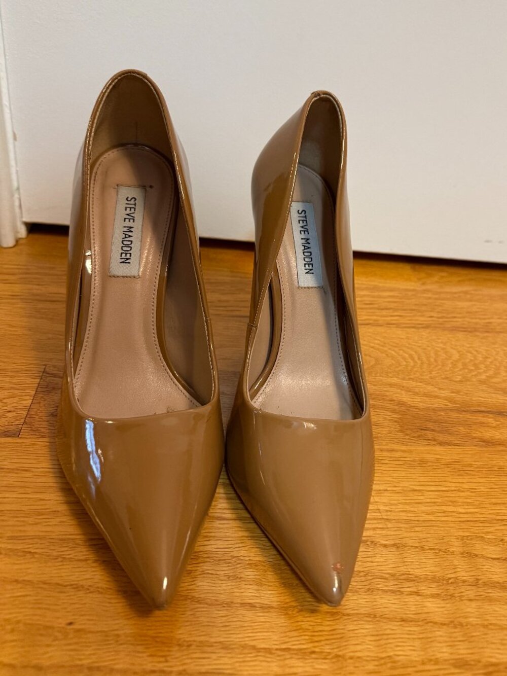 Steve Madden Tan Patent Leather Pointed Toe 4" Stiletto Pumps, Size 8